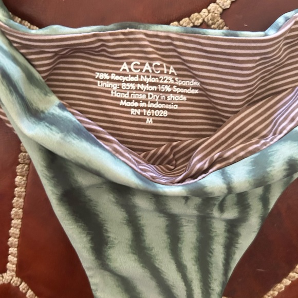 New, never worn acacia set - Picture 3 of 3